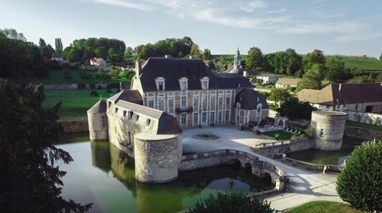 CHÂTEAU ÉTOGES**